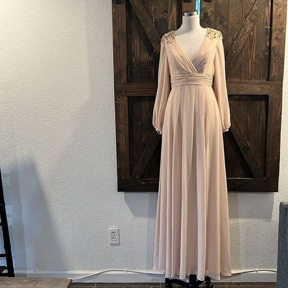 Mac Duggal Ivory Gown with Embellished Shoulders - Picture 6 of 15